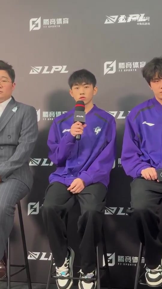 赛后采访1Jiang:我觉得LPL的每个队伍抓机会的能力都很强